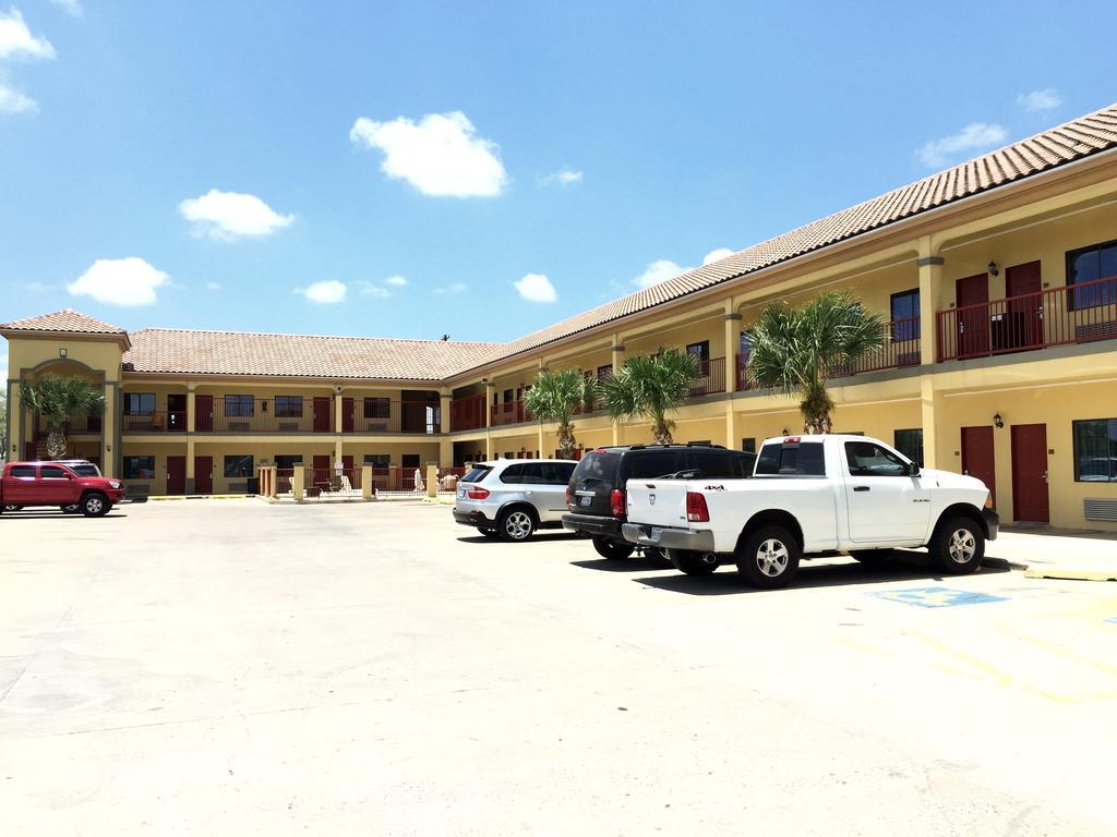 Boca Chica Inn And Suites Brownsville Ngoại thất bức ảnh