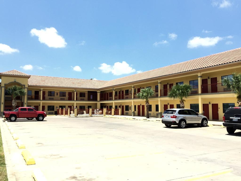 Boca Chica Inn And Suites Brownsville Ngoại thất bức ảnh
